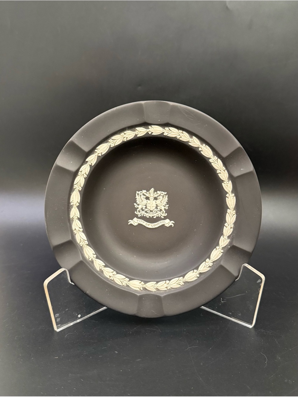 Vintage WEDGWOOD Black Basalt City of London 7” Ashtray